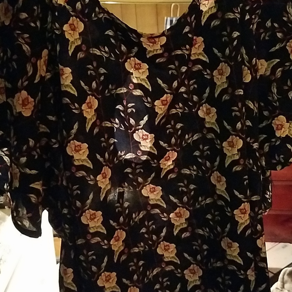Blouse - Picture 2 of 3